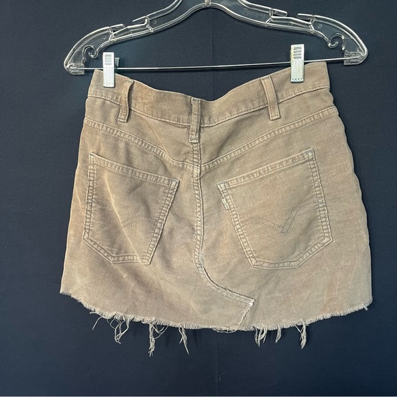 THE CUTEST LEVIS MINI SKIRT - Picture 4 of 4